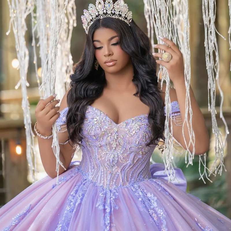 Shiny Lavender Quinceanera Dress off-shoulder Glitter Crystal Decal Long tail Bow vestidos de 15 Quinceanera Customize
Shiny Lavender Quinceanera Dress off-shoulder Glitter Crystal Decal Long tail Bow vestidos de 15 Quinceanera Customize