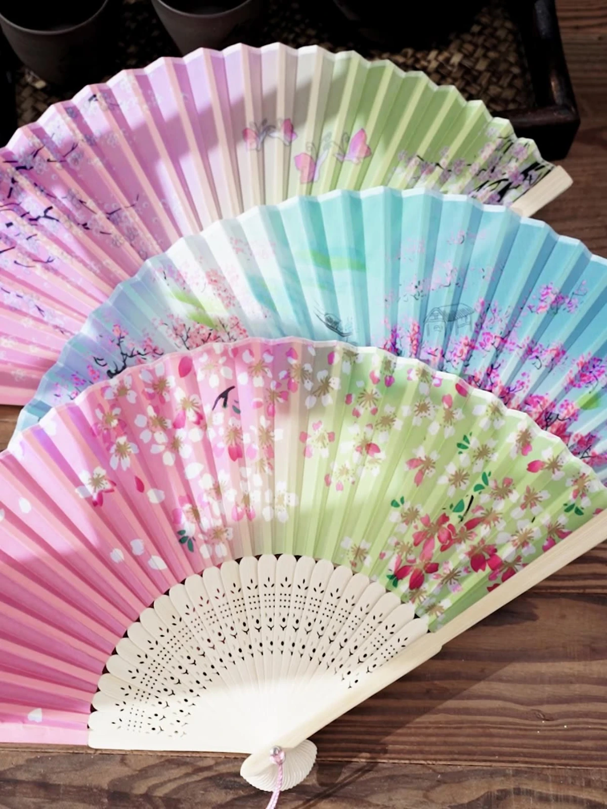 Fan Folding Fan Ancient Chinese Fan Hansuit Women's Flag Robe Dance Dancing Children's Student Summer Folding Fan
Fan Folding Fan Ancient Chinese Fan Hansuit Women's Flag Robe Dance Dancing Children's Student Summer Folding Fan