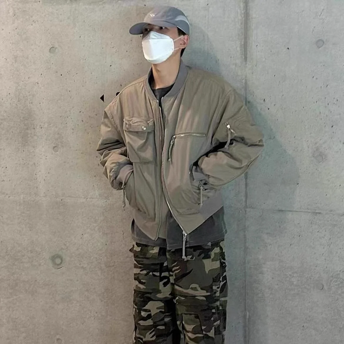 Ailz Autumn Winter Thiened Windproof Cotton Jaet Flight Sle Loose Outerwear with Multiple kets Warm Youth Faion
Ailz Autumn Winter Thiened Windproof Cotton Jaet Flight Sle Loose Outerwear with Multiple kets Warm Youth Faion