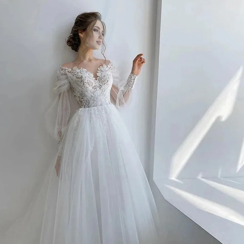 Customized New Lace Long Sleeve Sweet A Line Bridal Wedding Dress Illusion Back Appliques Tulle African Bridal Gowns
Customized New Lace Long Sleeve Sweet A Line Bridal Wedding Dress Illusion Back Appliques Tulle African Bridal Gowns