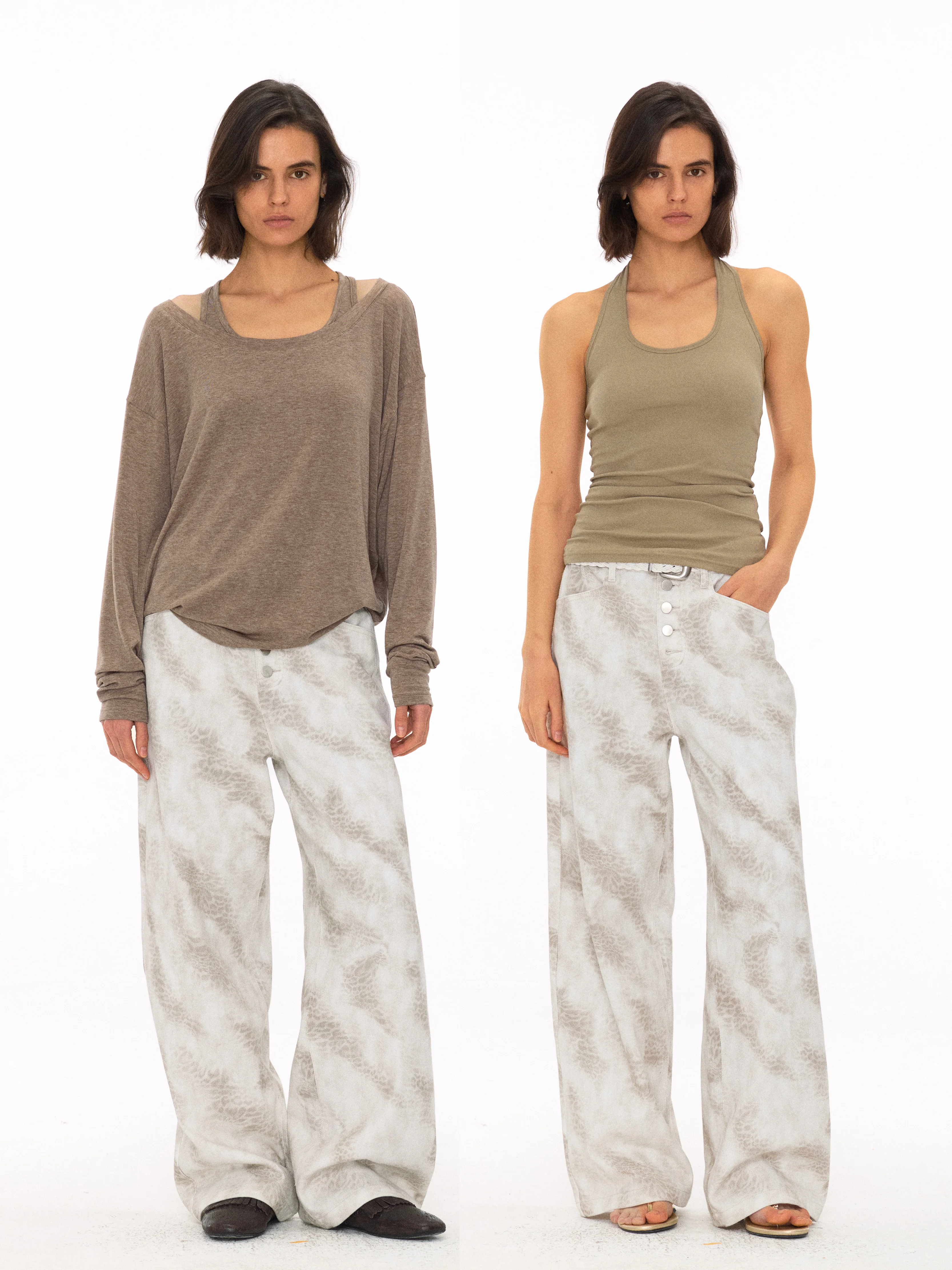 Loose Button-Up Leopard Print Fading Denim Jeans Women's Spring Natural Waist No Stretch Fabric Button Closure Casual Trousers
Loose Button-Up Leopard Print Fading Denim Jeans Women's Spring Natural Waist No Stretch Fabric Button Closure Casual Trousers