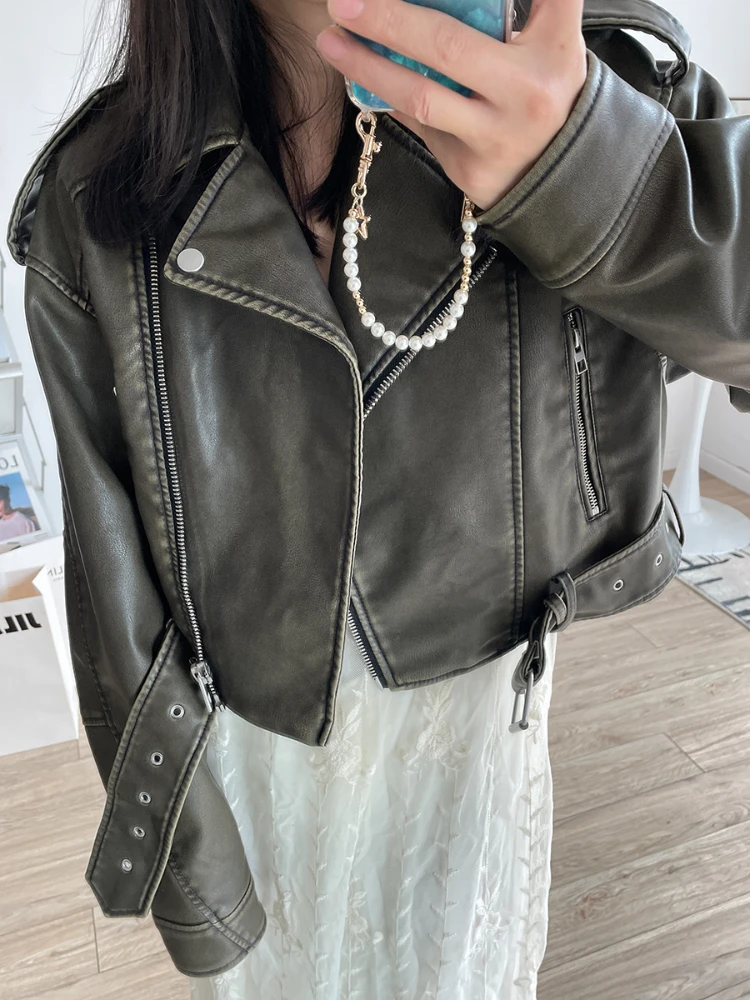 FTLZZ New Spring Autumn Women Vintage Loose Faux Leather Jacket with Belt Streetwear Lapel Short Pu Coat Moto Biker Outwear
FTLZZ New Spring Autumn Women Vintage Loose Faux Leather Jacket with Belt Streetwear Lapel Short Pu Coat Moto Biker Outwear