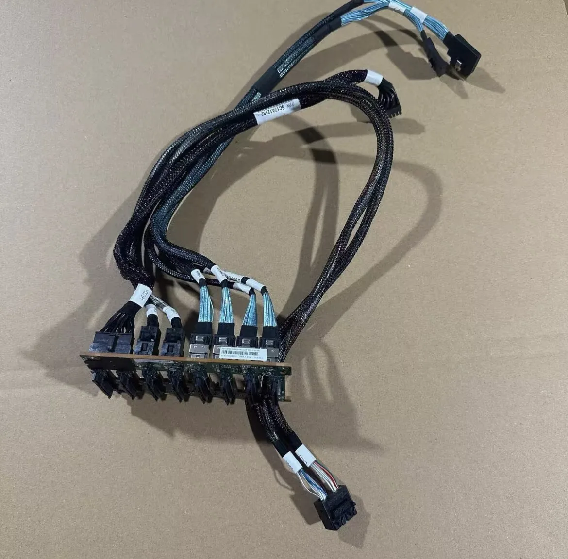 Для Lenovo SR650 SR550 SR590 2.5 жесткий диск расширения NVME объединительная плата 01GV284 с кабелем
Для Lenovo SR650 SR550 SR590 2.5 жесткий диск расширения NVME объединительная плата 01GV284 с кабелем