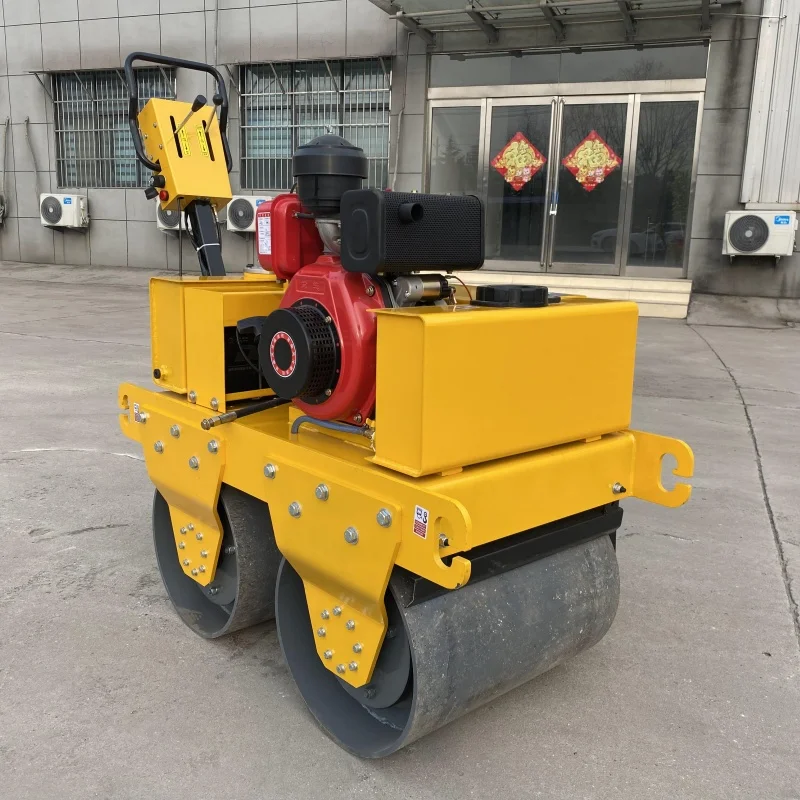 0.7 Ton Mini Double Drum Asphalt Roller Road Construction Machinery Changchai Engine Pump Motor Compactor Vibratory Road Roller
0.7 Ton Mini Double Drum Asphalt Roller Road Construction Machinery Changchai Engine Pump Motor Compactor Vibratory Road Roller