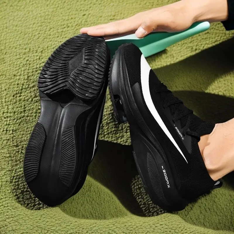 Badminton shoes, men's professional training shoes, shock-absorbing, anti-slip and breathable sports shoes
Badminton shoes, men's professional training shoes, shock-absorbing, anti-slip and breathable sports shoes