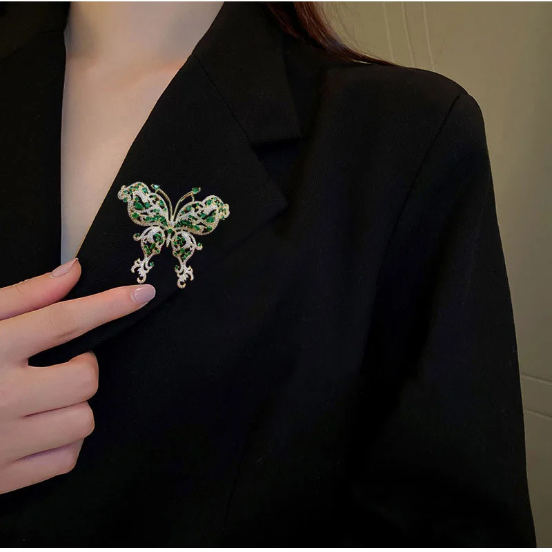 60X52mm Women's High Quality gold plated Green Color Cz micro butterfly brooch
60X52mm Women's High Quality gold plated Green Color Cz micro butterfly brooch