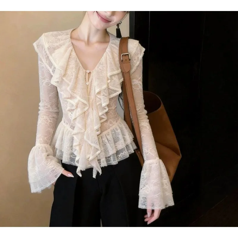 French Light Luxury Romantic Style Lace Ruffle Edge V-neck Horn Sleeve Women's Spring 2026 New High-end Top
French Light Luxury Romantic Style Lace Ruffle Edge V-neck Horn Sleeve Women's Spring 2026 New High-end Top