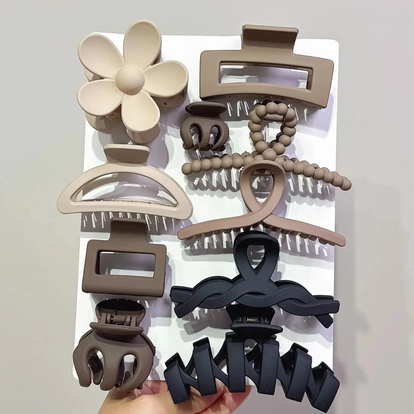 10pcs of versatile hair accessory styling clips, suitable for girls' daily outfits, parties, beach trips, or as a beautiful gift
10pcs of versatile hair accessory styling clips, suitable for girls' daily outfits, parties, beach trips, or as a beautiful gift