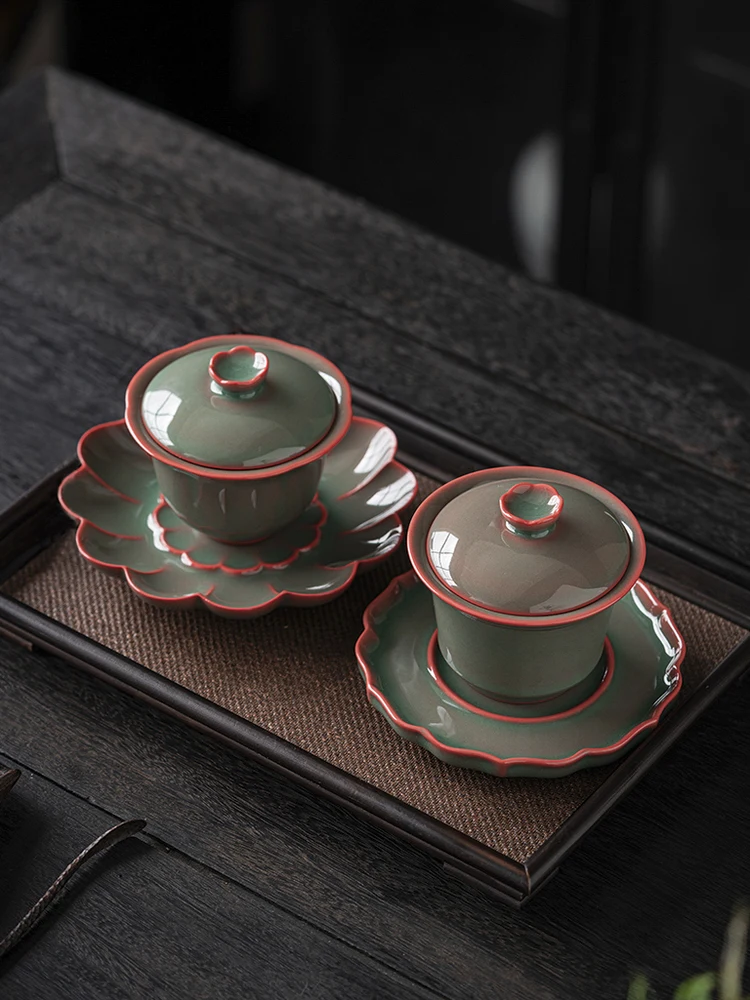 High-End Celadon Red and Green Tureen Ceramic Large Gaiwan Chinese Set Special Bowl
High-End Celadon Red and Green Tureen Ceramic Large Gaiwan Chinese Set Special Bowl
