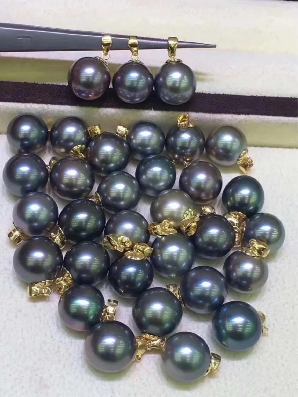 1 piece/Fashion Style AAAA+9-10mm 10-11 mm Natural Round Black Pearl Pendant Necklace 18in/925s
1 piece/Fashion Style AAAA+9-10mm 10-11 mm Natural Round Black Pearl Pendant Necklace 18in/925s