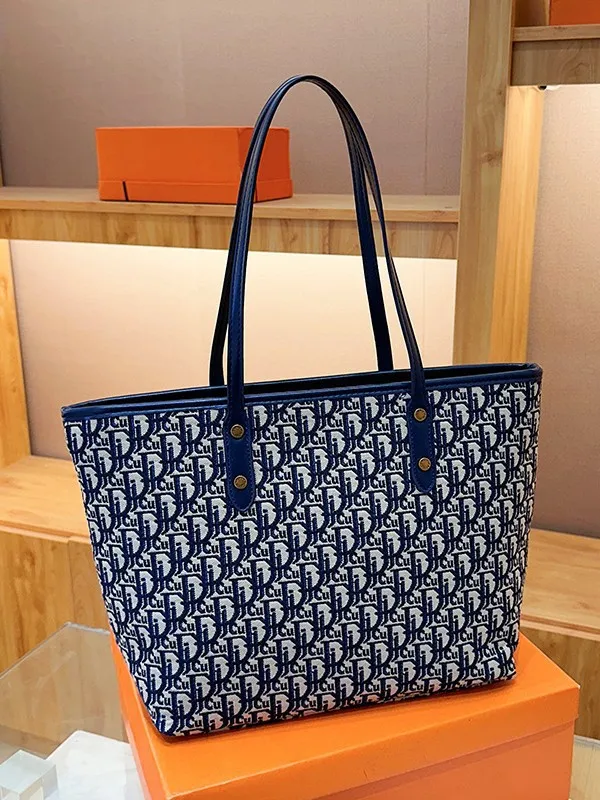 Просторная большая сумка с принтом, женская роскошная пригородная сумка через плечо, винтажная сумка через плечо «день-ночь», повседневная сумка-слинг, минималистский стиль
Просторная большая сумка с принтом, женская роскошная пригородная сумка через плечо, винтажная сумка через плечо «день-ночь», повседневная сумка-слинг, минималистский стиль