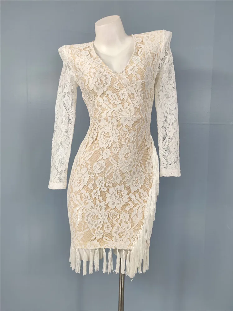 Elegant Lace See-through V-neck Slimming A-line Dress Autumn New Style Fashionable Tassel Personalized Dress Women's Fashion
Elegant Lace See-through V-neck Slimming A-line Dress Autumn New Style Fashionable Tassel Personalized Dress Women's Fashion