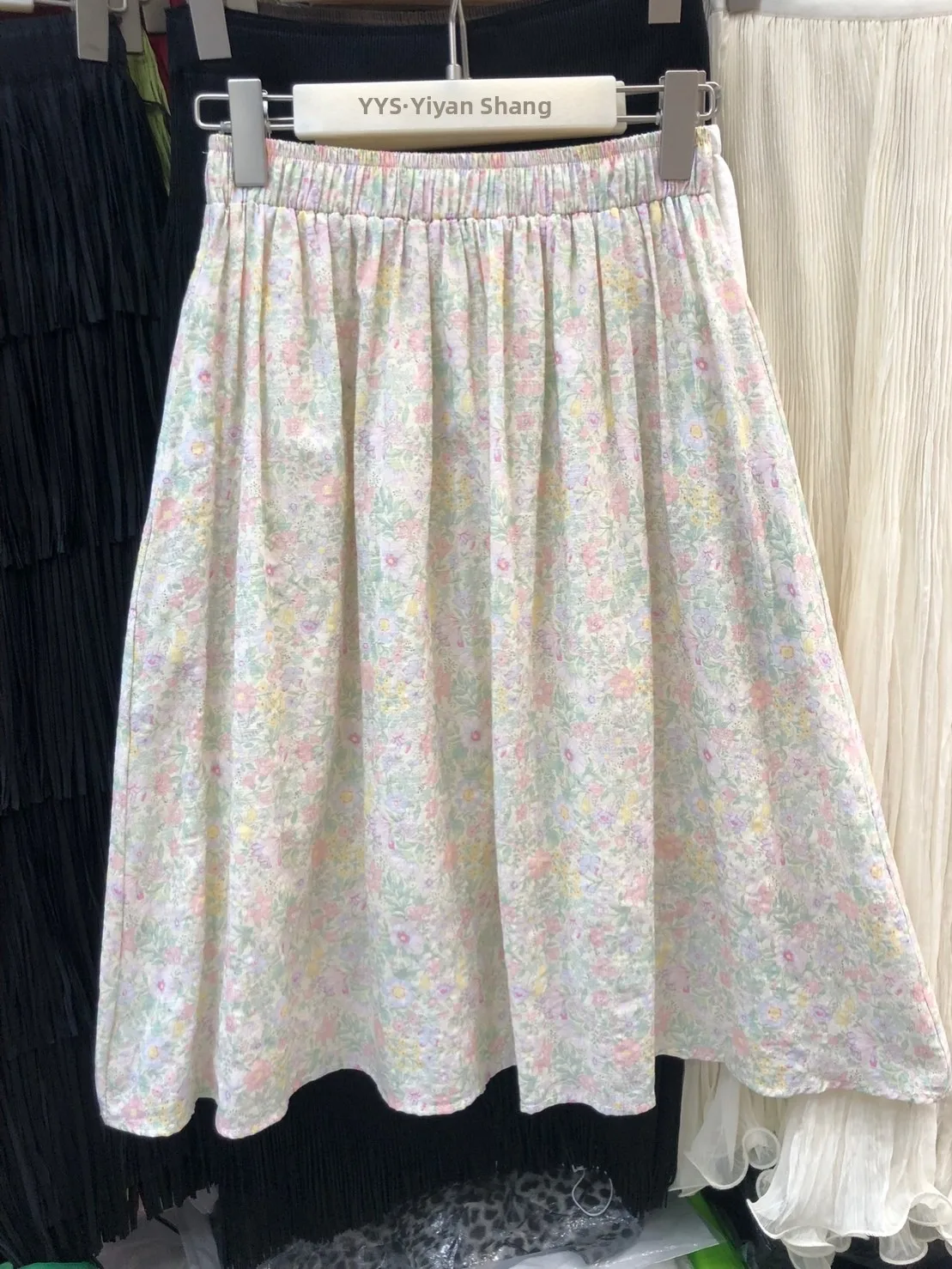 2026 Summer New Korean Style Loose High Waist Floral Print Half-length Skirt Commuter Style A-line Skirt for Ladies
2026 Summer New Korean Style Loose High Waist Floral Print Half-length Skirt Commuter Style A-line Skirt for Ladies
