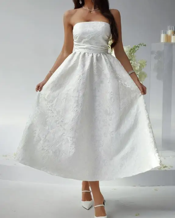 2025 Autumn and Winter Elegant Jacquard Strapless Princess Dress Dress for Women
2025 Autumn and Winter Elegant Jacquard Strapless Princess Dress Dress for Women