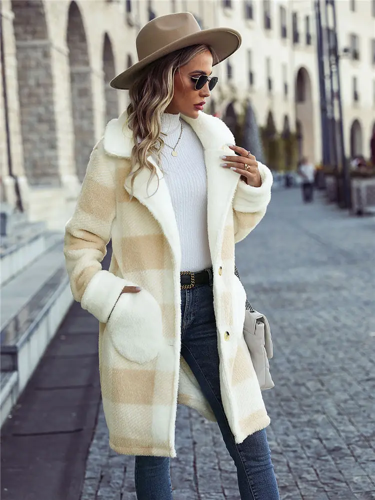 Winter Women Luxury Faux Fur Coat Sherpa Fleece Plaid Cardigan Vintage Lapel Fluffy Coats High Quality Plush Jacket
Winter Women Luxury Faux Fur Coat Sherpa Fleece Plaid Cardigan Vintage Lapel Fluffy Coats High Quality Plush Jacket
