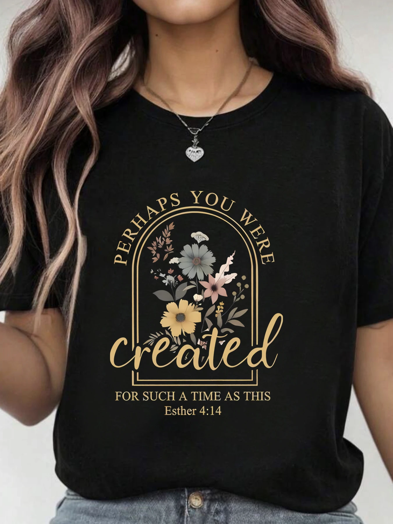 Flowers Plus size women's round neck short sleeve T-shirt with elastic half sleeves and trendy prints
Flowers Plus size women's round neck short sleeve T-shirt with elastic half sleeves and trendy prints