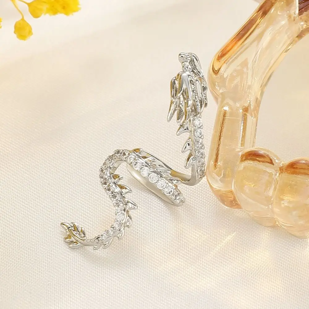 Vintage Style Dragon Earrings Unique Design Punk Chinese Zodiac Earrings High-grade Metal Dragon Stud Earrings Women Jewelry
Vintage Style Dragon Earrings Unique Design Punk Chinese Zodiac Earrings High-grade Metal Dragon Stud Earrings Women Jewelry