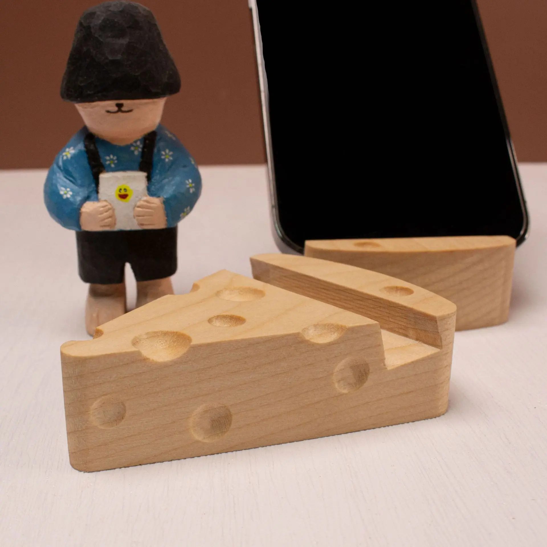 Wooden Mobile Phone Bracket Solid Wood Decoration Cheese Mobile Phone Bracket Desktop Mobile Phone Bracket
Wooden Mobile Phone Bracket Solid Wood Decoration Cheese Mobile Phone Bracket Desktop Mobile Phone Bracket