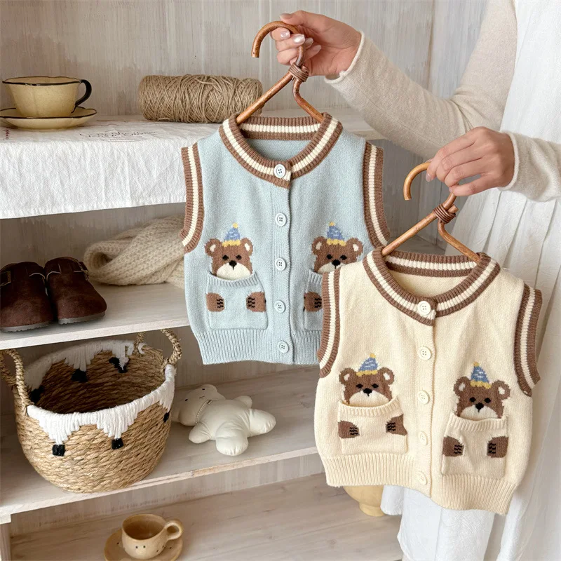 0-5Y Kids Girls Sleeveless Sweater Autumn Bear Jacquard Pockets Babys Girls Vest Loose Single Breasted Toddler Girls Knitwear
0-5Y Kids Girls Sleeveless Sweater Autumn Bear Jacquard Pockets Babys Girls Vest Loose Single Breasted Toddler Girls Knitwear