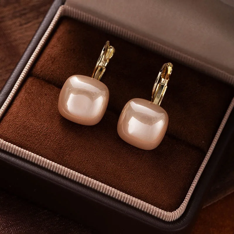 South Korea Champagne Color Square Pearl Earrings Fashion Elegant Simple Earrings Women's Jewelry
South Korea Champagne Color Square Pearl Earrings Fashion Elegant Simple Earrings Women's Jewelry