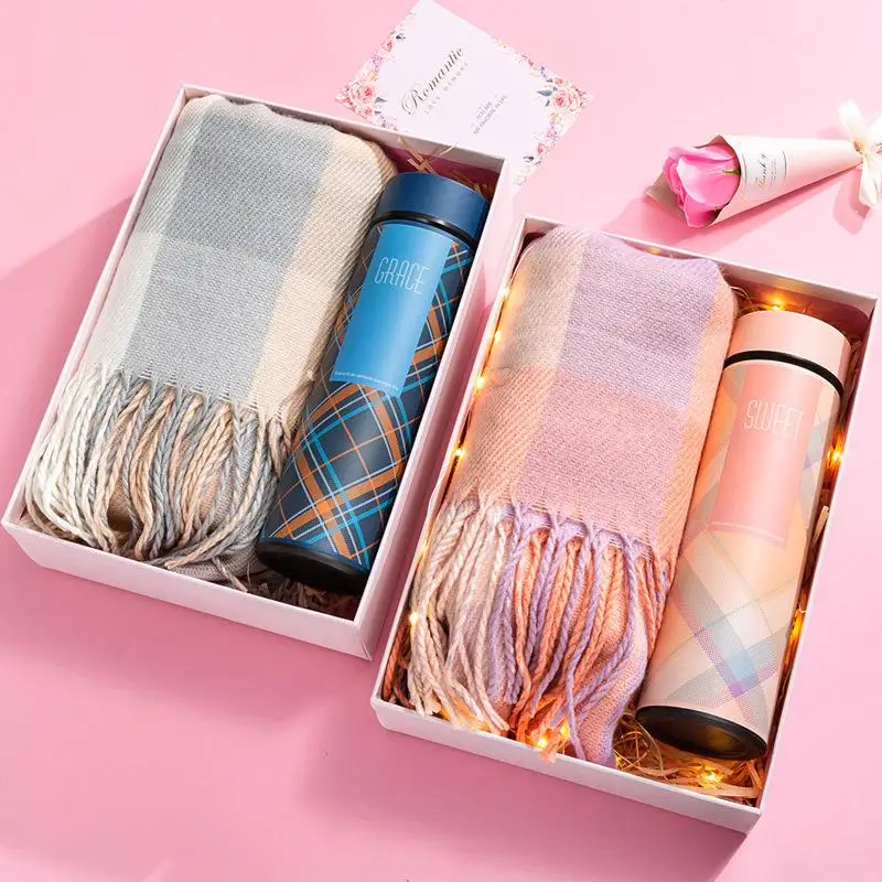 Winter Scarf Gift Box Birthday Present for Girlfriend Female Friend Creative Practical High-End Feeling Handmade Festival Sup...
Winter Scarf Gift Box Birthday Present for Girlfriend Female Friend Creative Practical High-End Feeling Handmade Festival Sup...