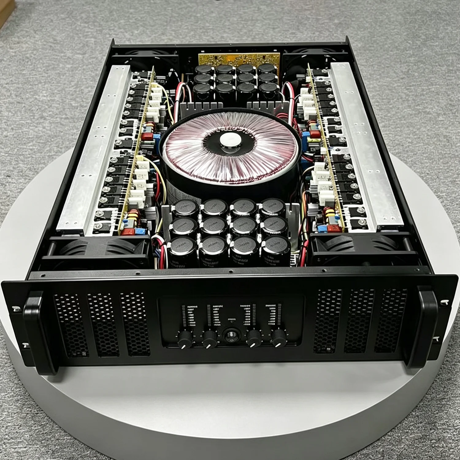 Professional Active Metal AC Audio Amplifier KFKD TD2000 Model Class TD 4-Channel 2000W High-Power 8/4 Ohm Impedance For Stage
Professional Active Metal AC Audio Amplifier KFKD TD2000 Model Class TD 4-Channel 2000W High-Power 8/4 Ohm Impedance For Stage