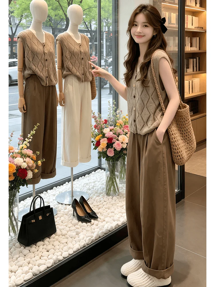 Fashionable Women's Three-Piece Set Sleeveless Hollow Knitted Vest Casual Wide Leg Pants Breathable Summer Outfit Ensemble
Fashionable Women's Three-Piece Set Sleeveless Hollow Knitted Vest Casual Wide Leg Pants Breathable Summer Outfit Ensemble