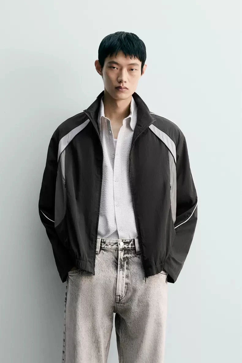 New Arrival Autumn Men's Jaet Color Blo Technology Fabric Casual Sle Long Sve Zipper Closure Outerwear for Youth
New Arrival Autumn Men's Jaet Color Blo Technology Fabric Casual Sle Long Sve Zipper Closure Outerwear for Youth