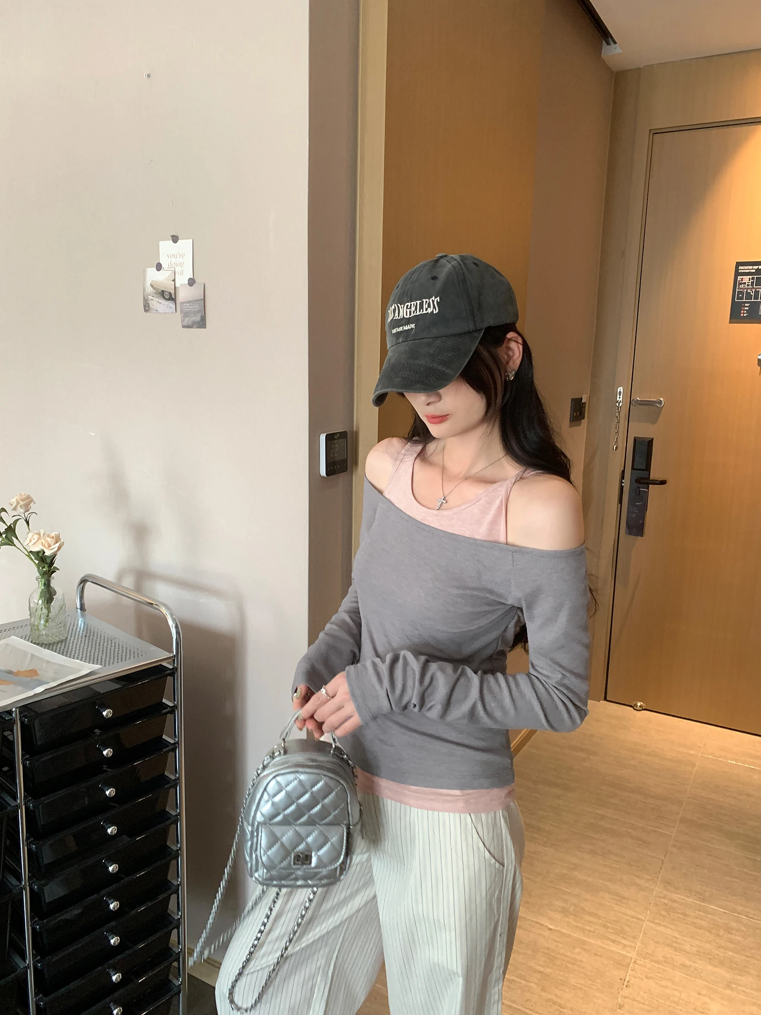 Shoulder Bared Inner Wear Base Shirt Women's Design Sensation Pure Desire Casual Style Long Sleeve T-Shirt Spring New Arrival
Shoulder Bared Inner Wear Base Shirt Women's Design Sensation Pure Desire Casual Style Long Sleeve T-Shirt Spring New Arrival