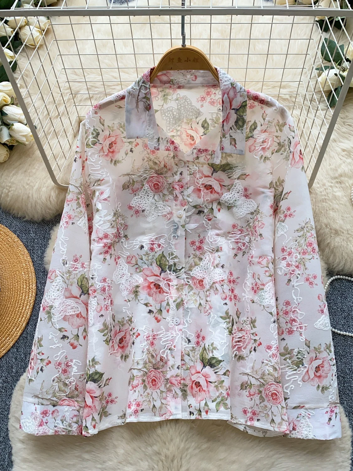 Ladies' Breathable Long Sleeve Embroidered Shirt Korean Style Loose Commute Floral Print Open Cardigan Top for Young Women
Ladies' Breathable Long Sleeve Embroidered Shirt Korean Style Loose Commute Floral Print Open Cardigan Top for Young Women
