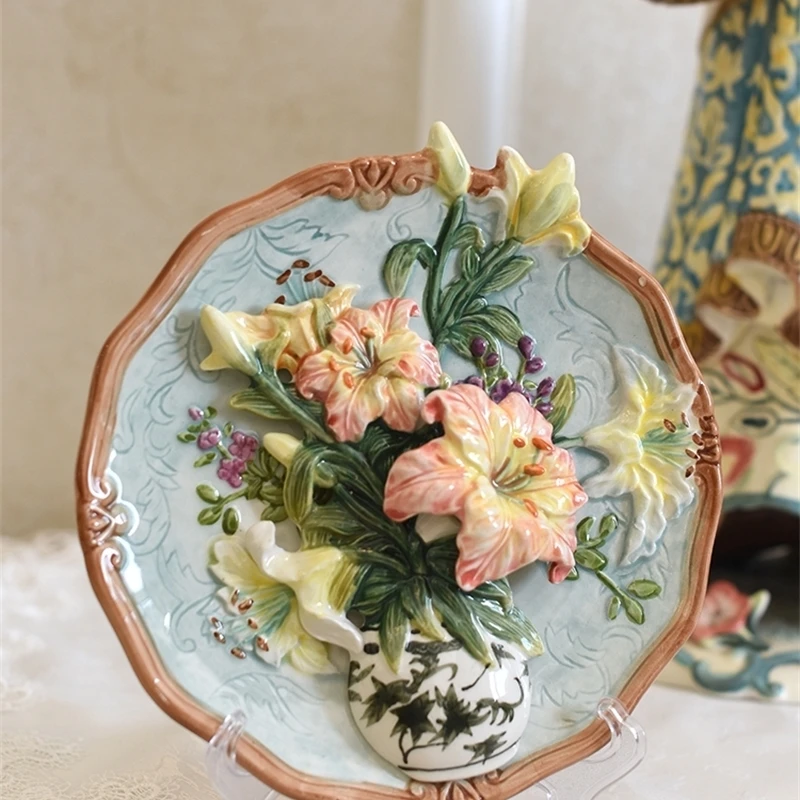 3D рельефная керамическая подвесная тарелка с цветком лилии, винтажный настольный орнамент, ТВ-шкаф, фойе, художественное ремесло, украшение для гостиной, дома
3D рельефная керамическая подвесная тарелка с цветком лилии, винтажный настольный орнамент, ТВ-шкаф, фойе, художественное ремесло, украшение для гостиной, дома