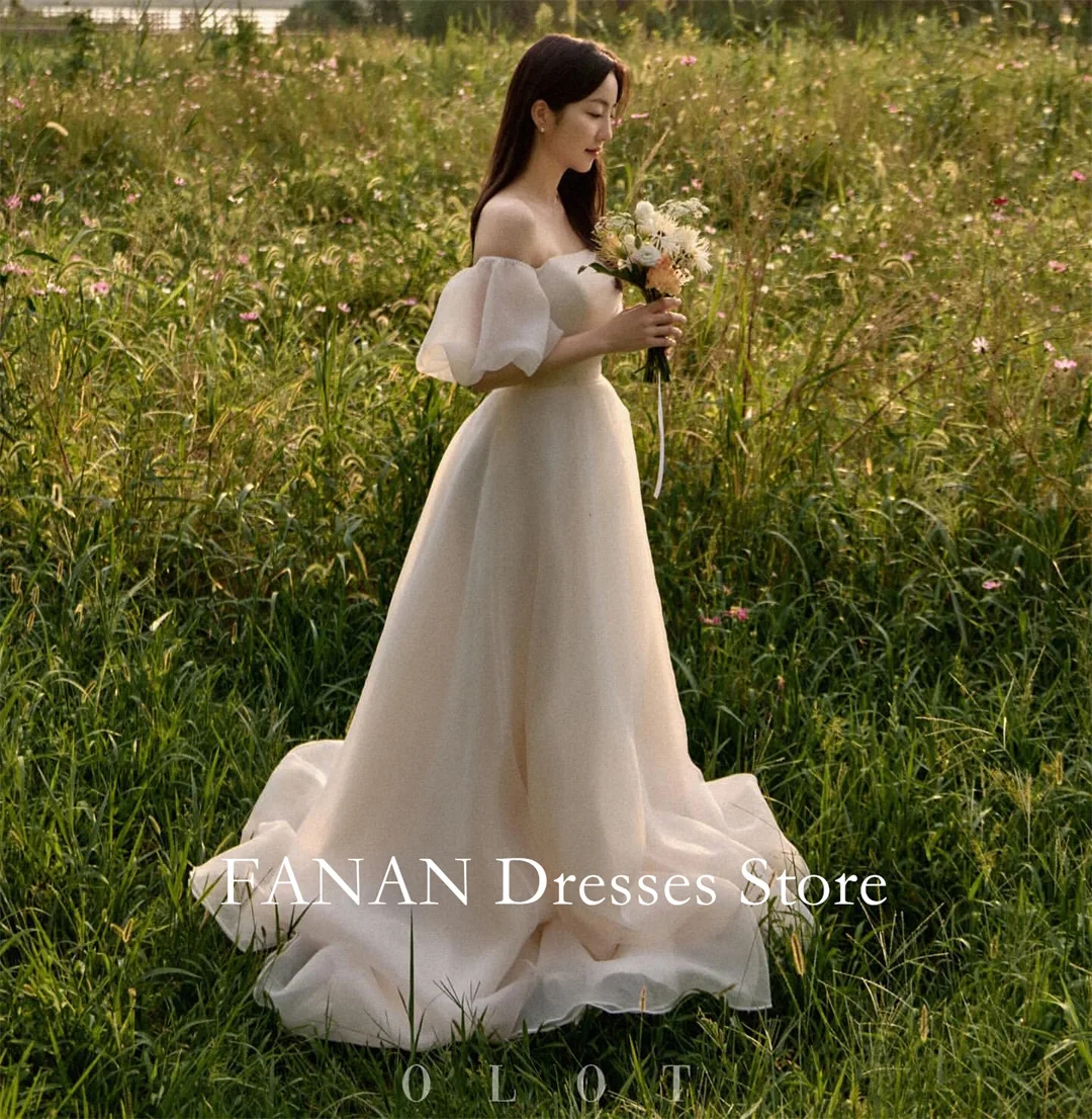 FANAN Off-Shoulder Korea Ivory A-Line Wedding Dresses 웨딩드레스 Organza Puff Sleeves Ivory Customized Pretty Bride Gowns Plus Size
FANAN Off-Shoulder Korea Ivory A-Line Wedding Dresses 웨딩드레스 Organza Puff Sleeves Ivory Customized Pretty Bride Gowns Plus Size
