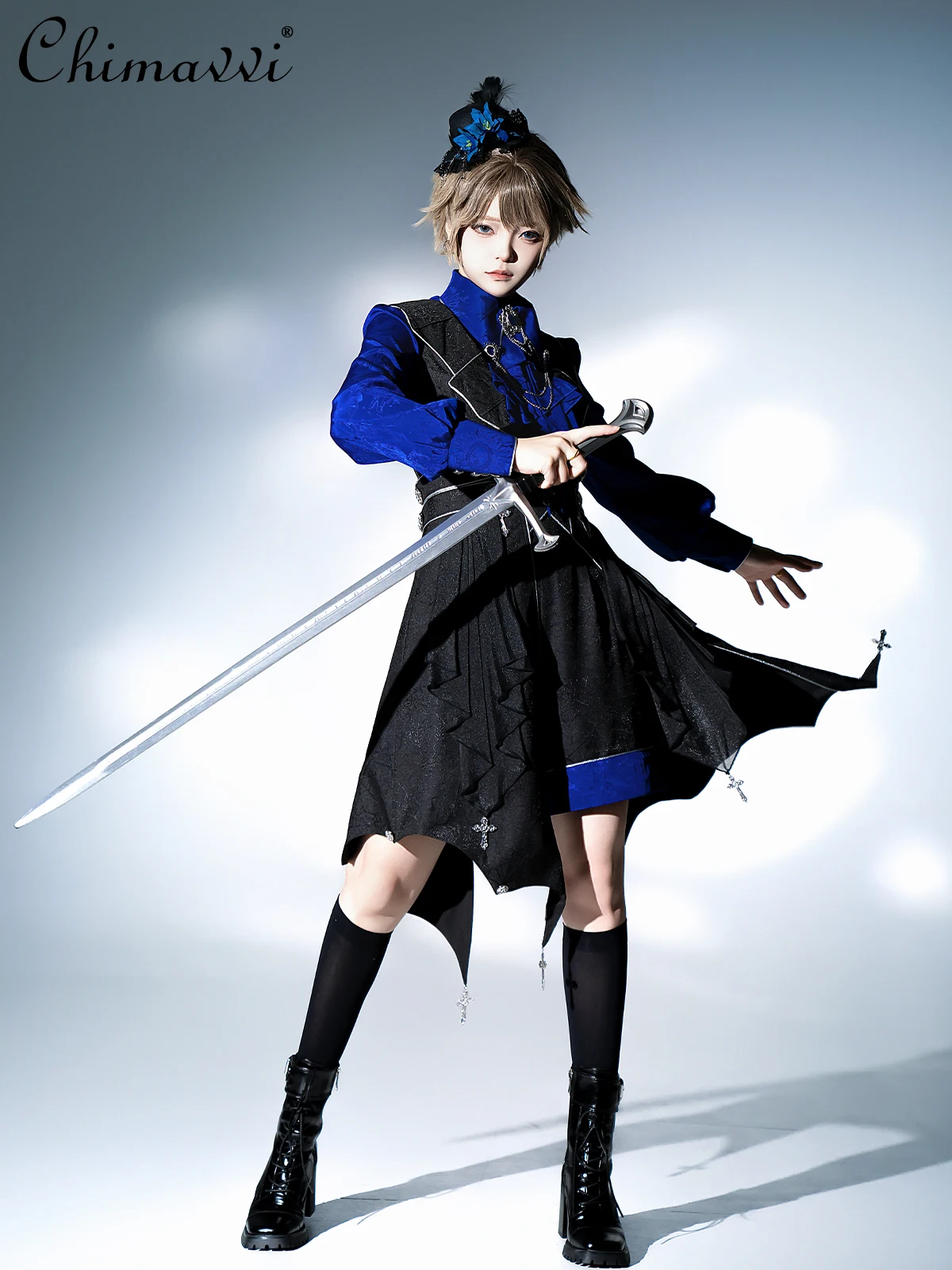 Оригинальный наряд принца в стиле Лолиты на Хэллоуин, осень 2023, новая рубашка с длинными рукавами, жилет и шорты, комплект из трех предметов для косплея
Оригинальный наряд принца в стиле Лолиты на Хэллоуин, осень 2023, новая рубашка с длинными рукавами, жилет и шорты, комплект из трех предметов для косплея