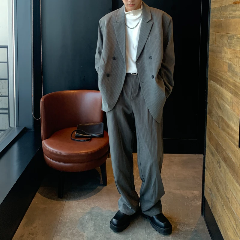 Мужской повседневный костюм-двойка 2025: модный полосатый комплект в корейском стиле, свободный крой, молодежный, с длинным рукавом
Мужской повседневный костюм-двойка 2025: модный полосатый комплект в корейском стиле, свободный крой, молодежный, с длинным рукавом