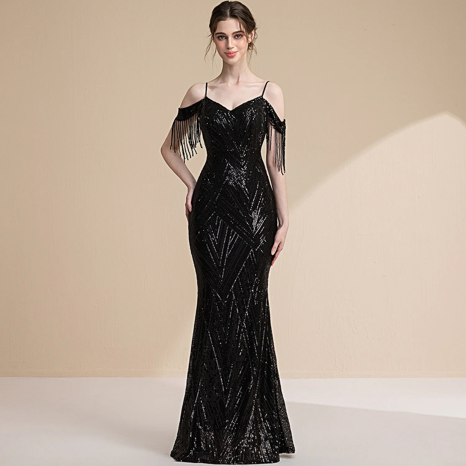 Evening Dress Women's French-Style High-End Socialite Temperament Entry Banquet Tassel Suspender Fishtail Long Dress
Evening Dress Women's French-Style High-End Socialite Temperament Entry Banquet Tassel Suspender Fishtail Long Dress