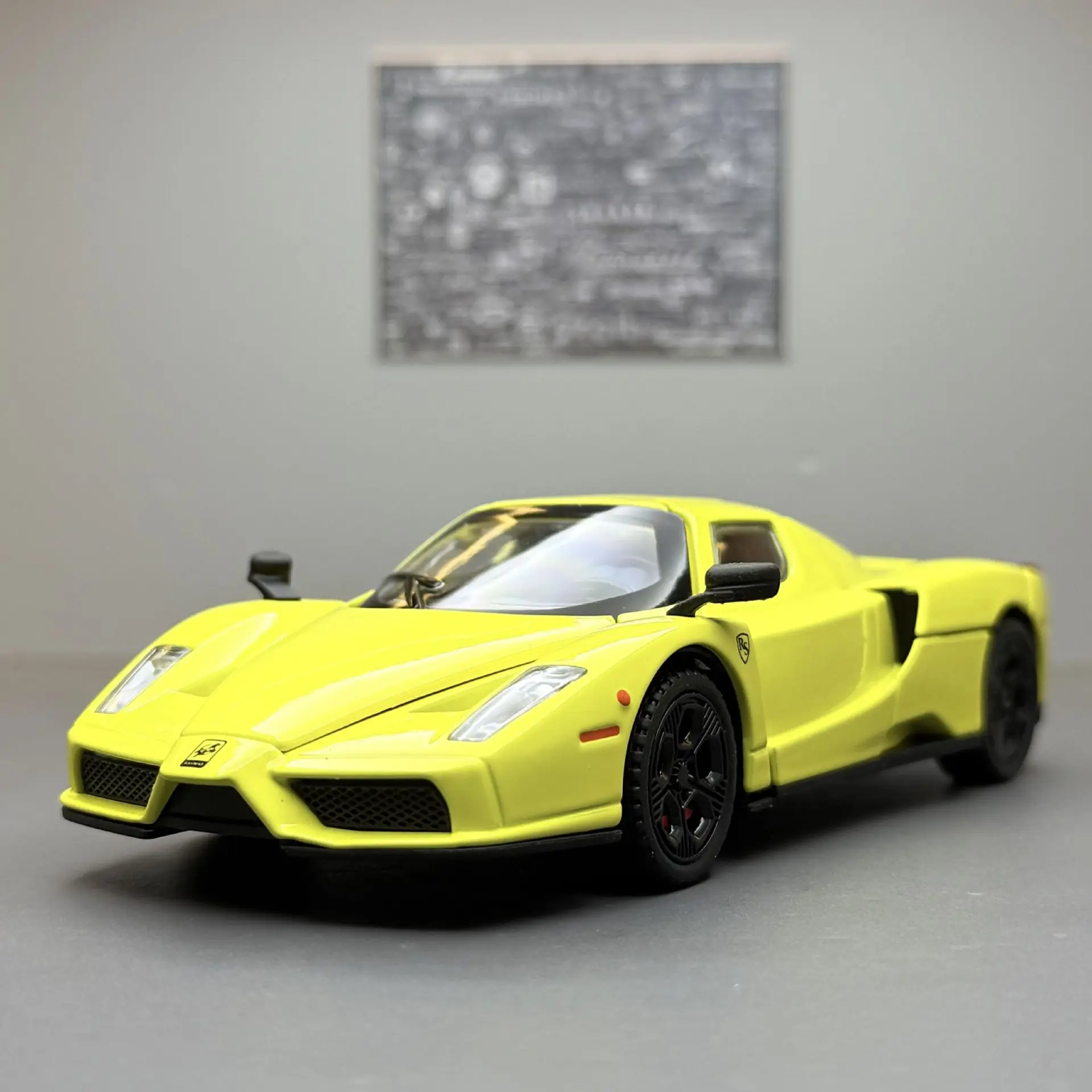1:32 Enzo Supercar, легкосплавный автомобиль, литье под давлением и игрушечный транспорт, металлическая модель игрушечного автомобиля, коллекция звуковых и световых игрушек, детские игрушки
1:32 Enzo Supercar, легкосплавный автомобиль, литье под давлением и игрушечный транспорт, металлическая модель игрушечного автомобиля, коллекция звуковых и световых игрушек, детские игрушки