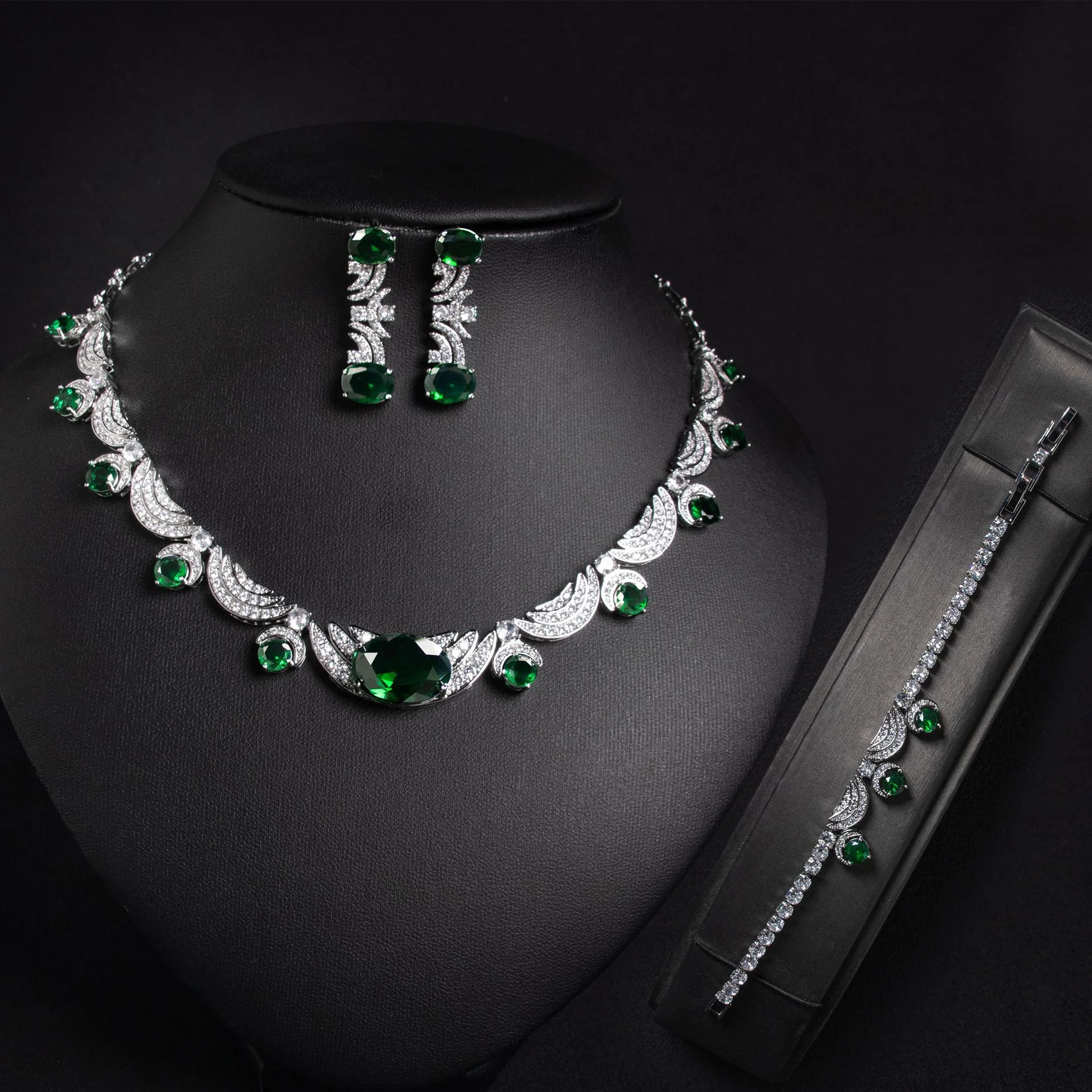 Bestseller Full Paved Imitation Rubellite Jewelry Set Luxury Necklace Earrings Bracelet Elegant Evening 3-Piece Set
Bestseller Full Paved Imitation Rubellite Jewelry Set Luxury Necklace Earrings Bracelet Elegant Evening 3-Piece Set