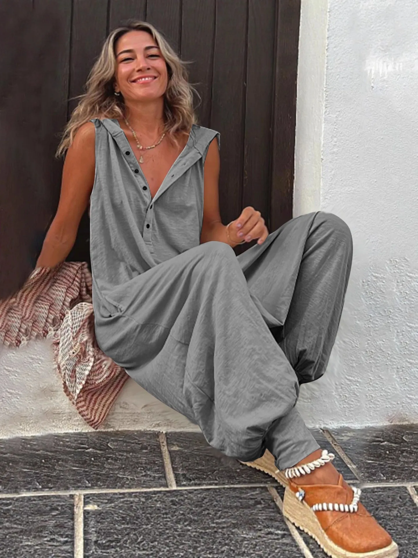 Summer Women's Clothing Streetwear Sleeveless Hooded Jumpsuit With Buttons Cropped Wide Leg Romper Polyester Thin Fabric
Summer Women's Clothing Streetwear Sleeveless Hooded Jumpsuit With Buttons Cropped Wide Leg Romper Polyester Thin Fabric
