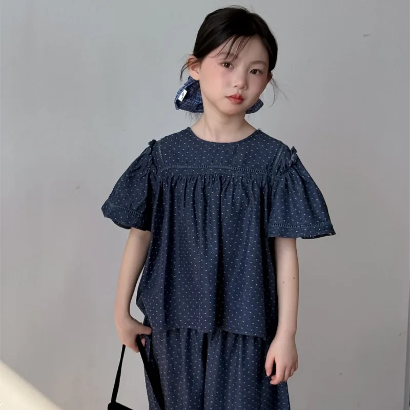 Комплект для девочек, новинка 2025, корейская версия, синий комплект из двух предметов в горошек, кружевные брюки, свободный повседневный летний наряд
Комплект для девочек, новинка 2025, корейская версия, синий комплект из двух предметов в горошек, кружевные брюки, свободный повседневный летний наряд