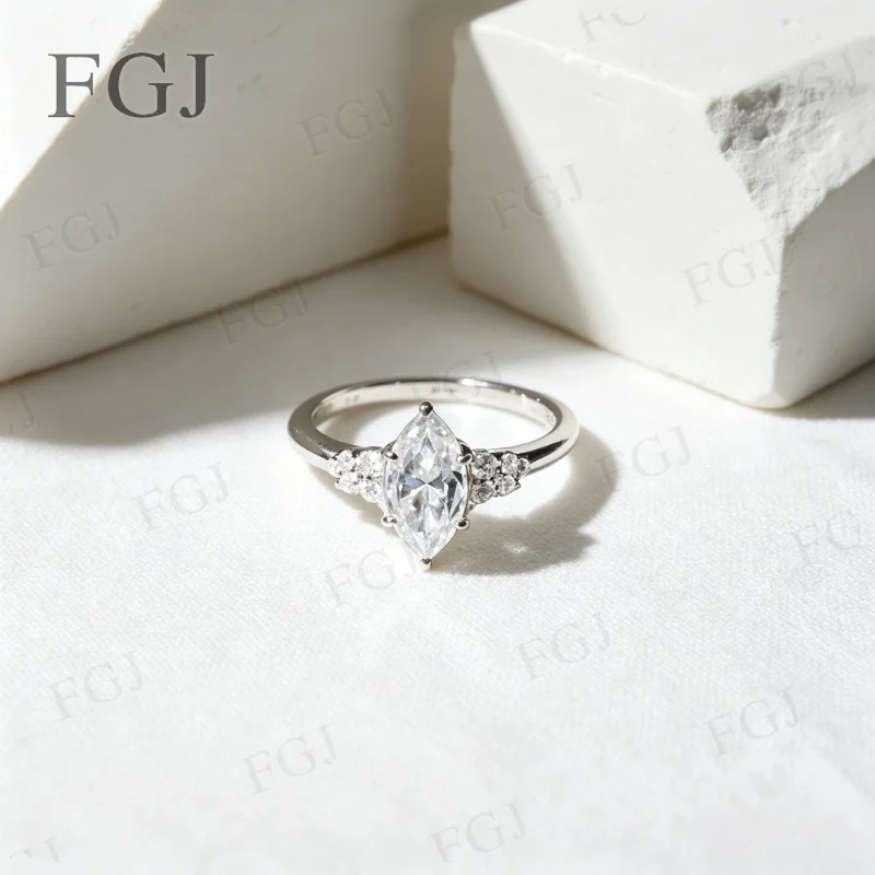 1.5CT Rare Marquise Moissanite Couple Ring S925 Silver Fashion Unisex Wedding Engagement Ring Fine Gift Jewelry for Lovers
1.5CT Rare Marquise Moissanite Couple Ring S925 Silver Fashion Unisex Wedding Engagement Ring Fine Gift Jewelry for Lovers