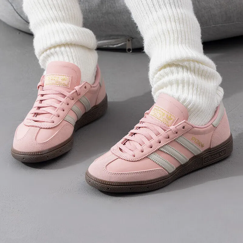 Женская обувь Adidas Clover, новинка 2024, легкая дышащая модная повседневная обувь с низким берцем JI2646
Женская обувь Adidas Clover, новинка 2024, легкая дышащая модная повседневная обувь с низким берцем JI2646