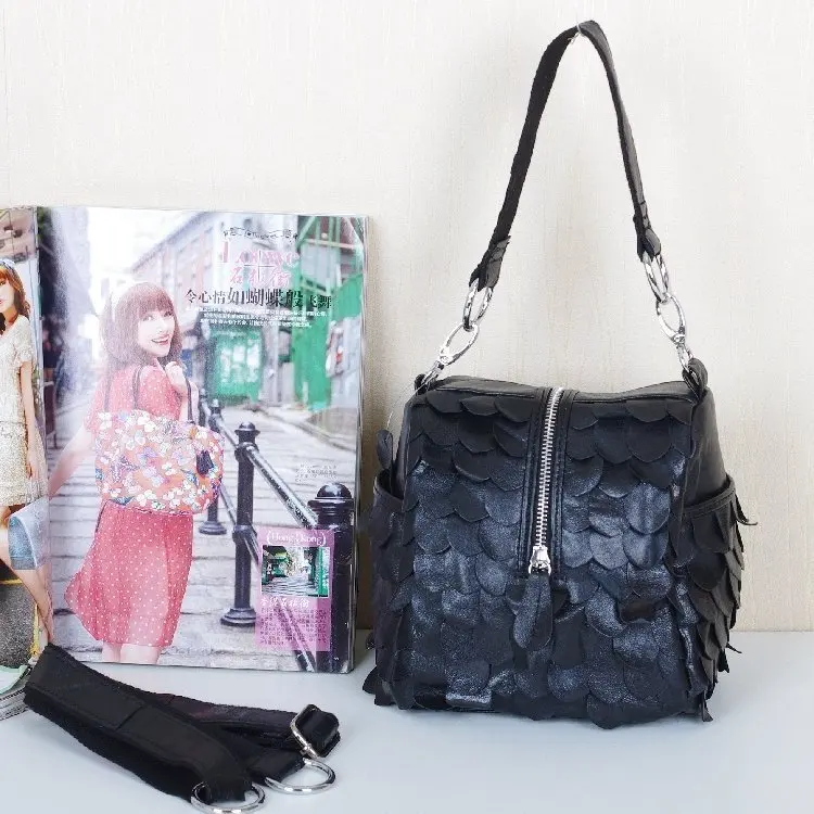 Fashionable Leather Shoulder Bag Women's Handbag Casual Crossbody Bag Underarm Bag Versatile Small Square Bag Pillow Shape
Fashionable Leather Shoulder Bag Women's Handbag Casual Crossbody Bag Underarm Bag Versatile Small Square Bag Pillow Shape