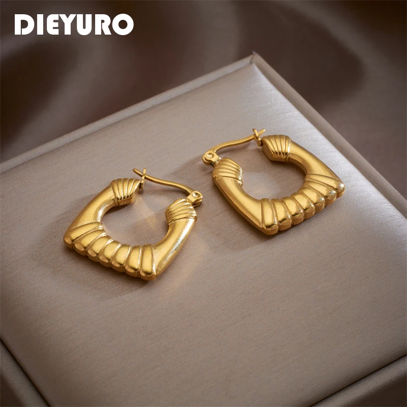 DIEYURO 316L Stainless Steel Gold Color Geometric Hoop Earrings For Women Fashion Girls U Shape Ear Jewelry Party Gift Серьги
DIEYURO 316L Stainless Steel Gold Color Geometric Hoop Earrings For Women Fashion Girls U Shape Ear Jewelry Party Gift Серьги