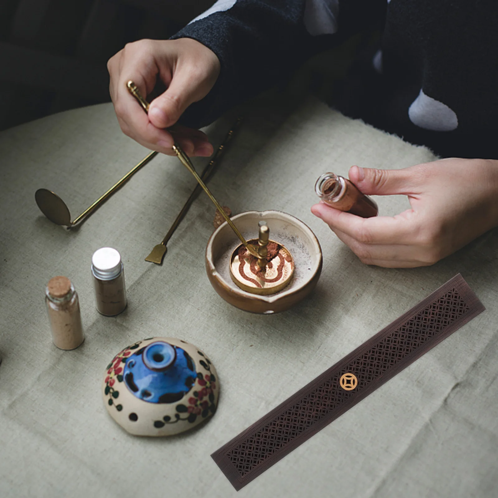 Ebony Wood Incense Burner Aromatherapy Chinese Style Wooden Home Censer Decor Box
Ebony Wood Incense Burner Aromatherapy Chinese Style Wooden Home Censer Decor Box