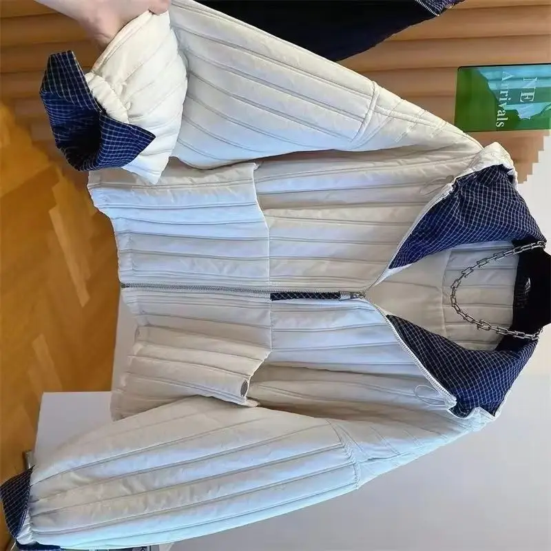 Осенне-зимняя короткая решетчатая хлопковая стеганая куртка женская свободная теплая универсальная парка с капюшоном женское легкомысленное пальто
Осенне-зимняя короткая решетчатая хлопковая стеганая куртка женская свободная теплая универсальная парка с капюшоном женское легкомысленное пальто