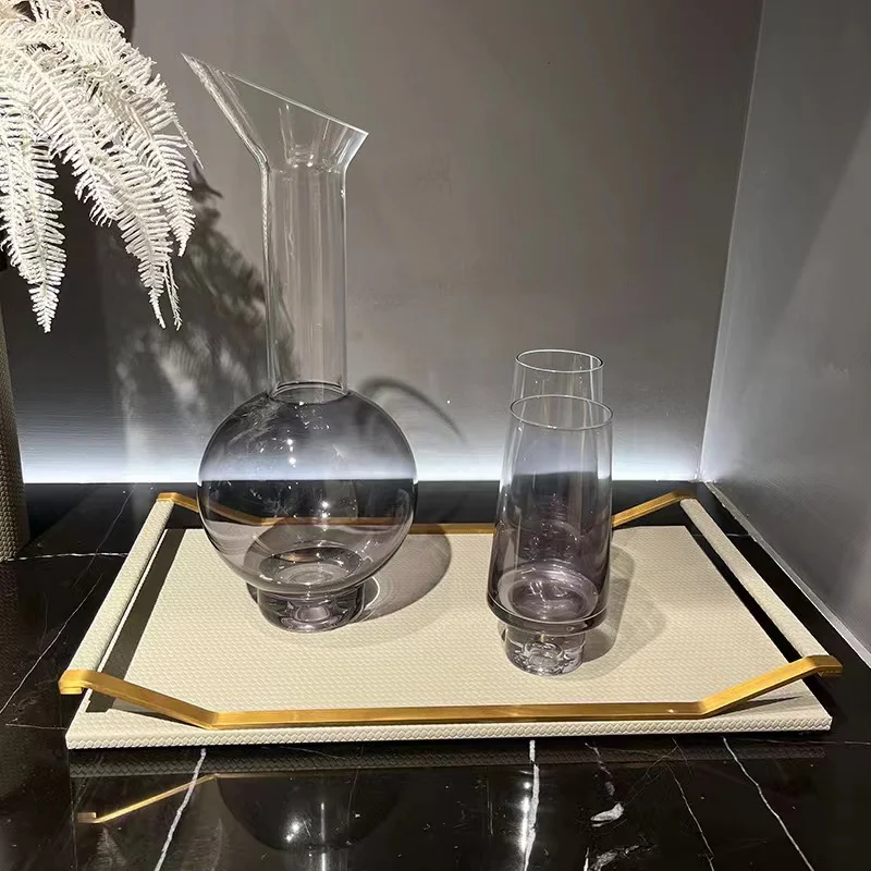 Wholesale Factory Handmade Storage Trays Brushed Brass Rolling Tray Modern Hotel Restaurant Leather Tea Coffee Serving Trays
Wholesale Factory Handmade Storage Trays Brushed Brass Rolling Tray Modern Hotel Restaurant Leather Tea Coffee Serving Trays