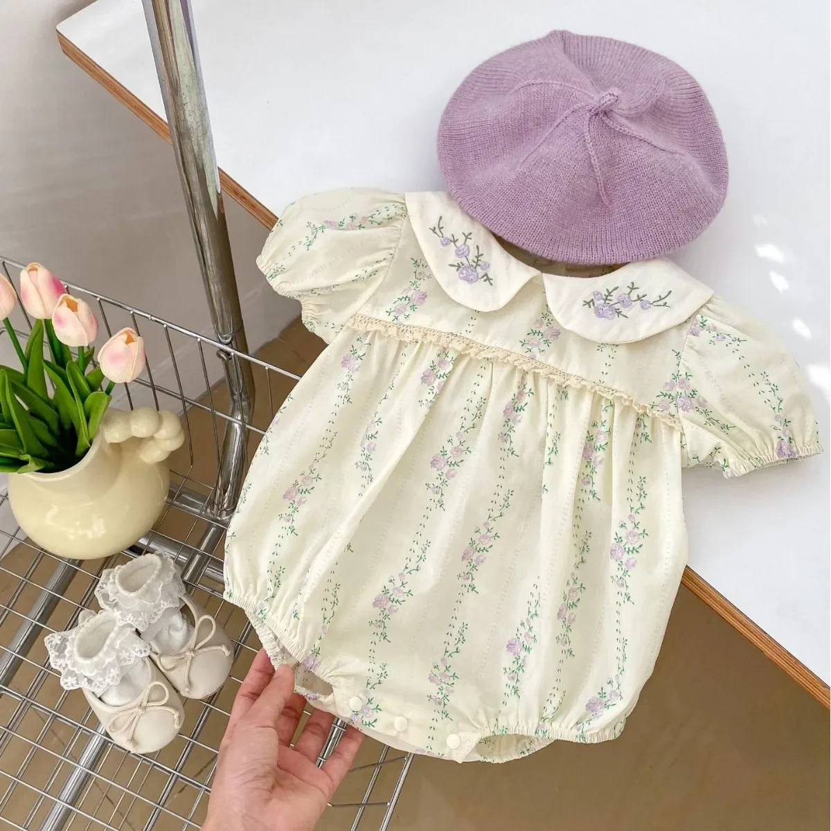 Baby Girl Summer Clothes Sweet Purple Flower Short Sleeved Bag Fart Clothes Versatile Embroidered Doll Collar Jumpsuit Crawling
Baby Girl Summer Clothes Sweet Purple Flower Short Sleeved Bag Fart Clothes Versatile Embroidered Doll Collar Jumpsuit Crawling