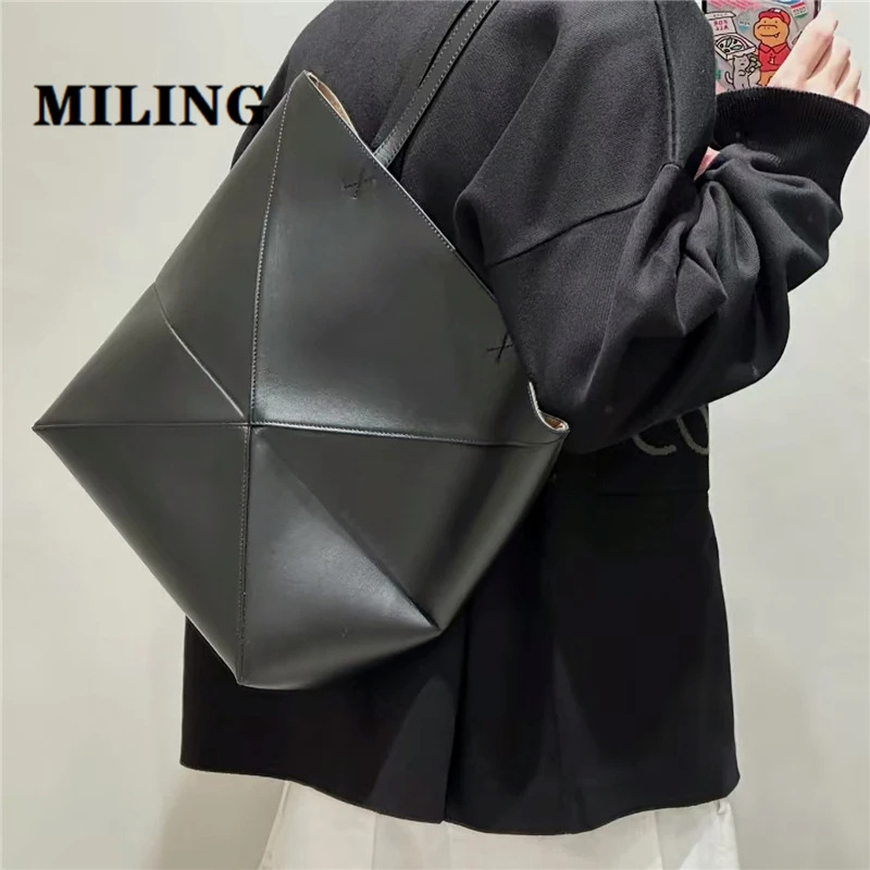 Ladies Large Capacity Tote Bag Classic Folding Design Genuine Leather Handbag Women Fashion Big Shopping Shoulder Bag
Ladies Large Capacity Tote Bag Classic Folding Design Genuine Leather Handbag Women Fashion Big Shopping Shoulder Bag