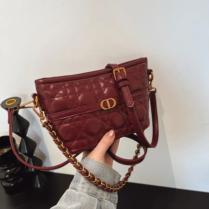 2026 New Quilted Embroidered Puffy Bag Vintage Underarm Crossbody Shoulder Purse Casual Chic Everyday Gift for Women
2026 New Quilted Embroidered Puffy Bag Vintage Underarm Crossbody Shoulder Purse Casual Chic Everyday Gift for Women
