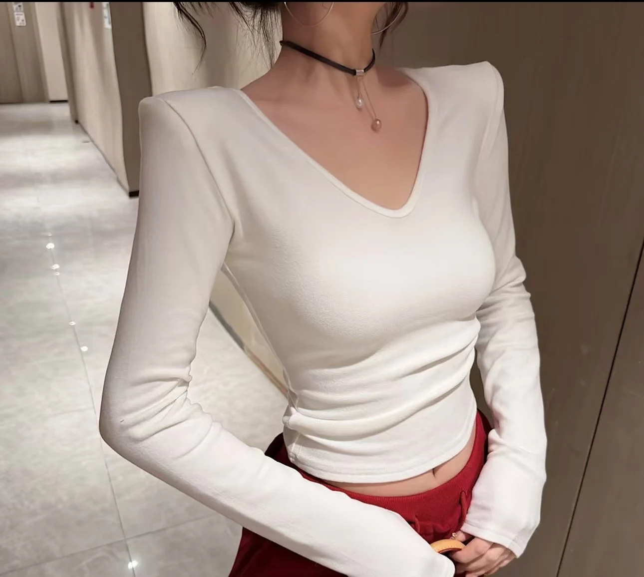 Spring 2026 Early Faion Korean Sle Women's Slim Fit T-irt Long Sve V-Ne Padded oulder ort Top Versatile Casual...
Spring 2026 Early Faion Korean Sle Women's Slim Fit T-irt Long Sve V-Ne Padded oulder ort Top Versatile Casual...